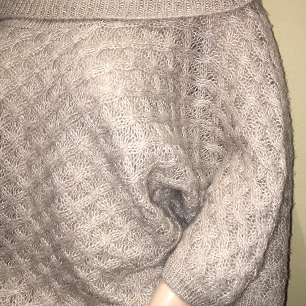 Sweater - Picture 3 of 5